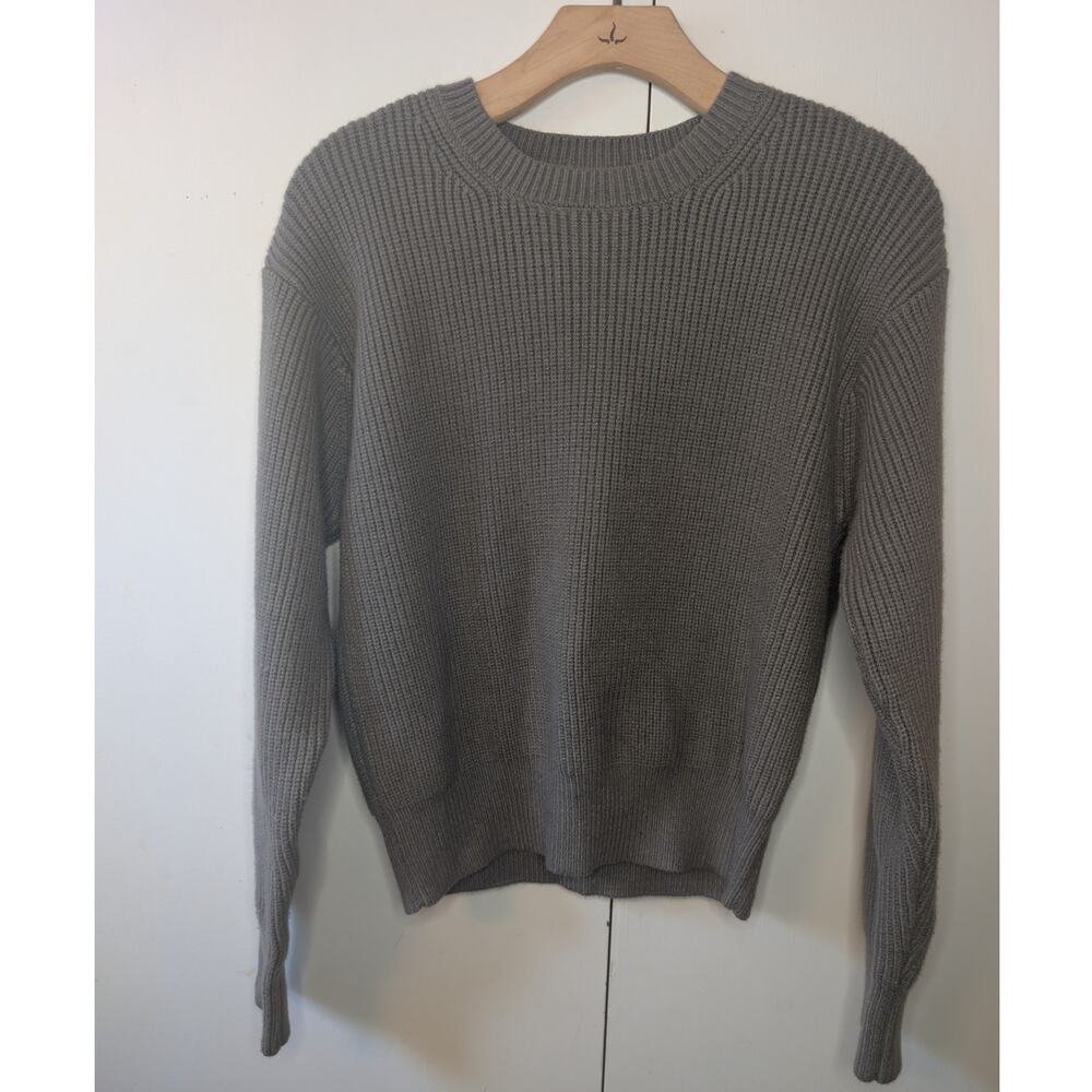 Line And Dot Green Long Sleeve Sweater